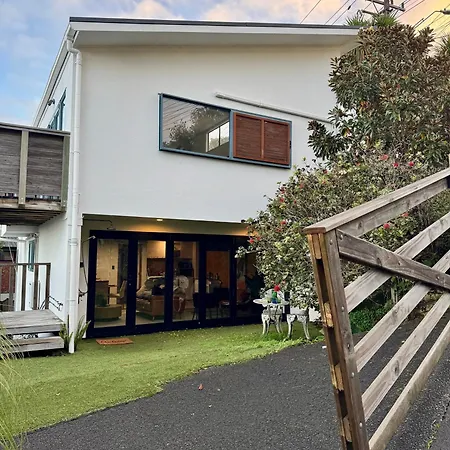 Sandy Toes & Netflix Nights, Relaxing Auckland Retreat